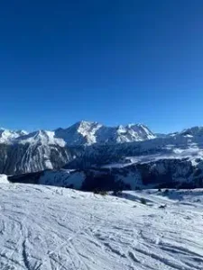 vue des pistes de ski avec les étudiants de l'ICO, école d'optique paris Sud, au challenge Krys group