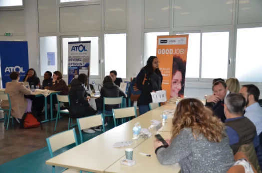 Photo du forum emploi organisé à l'Ico, école optique Paris Sud
