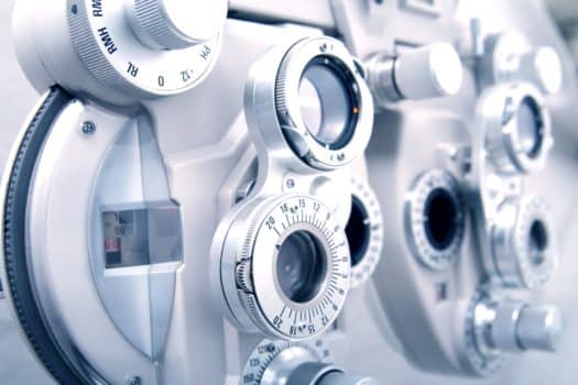 appareil de contrôle de la vue pour illustrer la formation continue opticien ICO CMO expert en réfraction