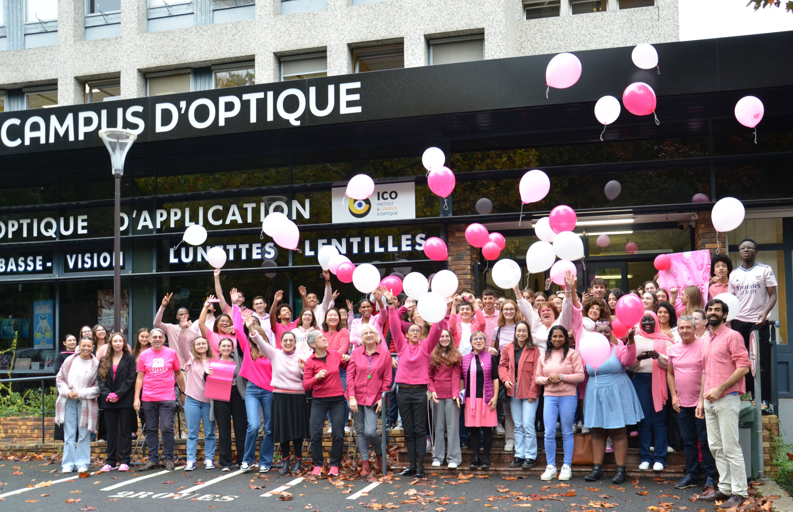 sensibilisation octobre rose 2024 à l'ICO tous contre le cancer