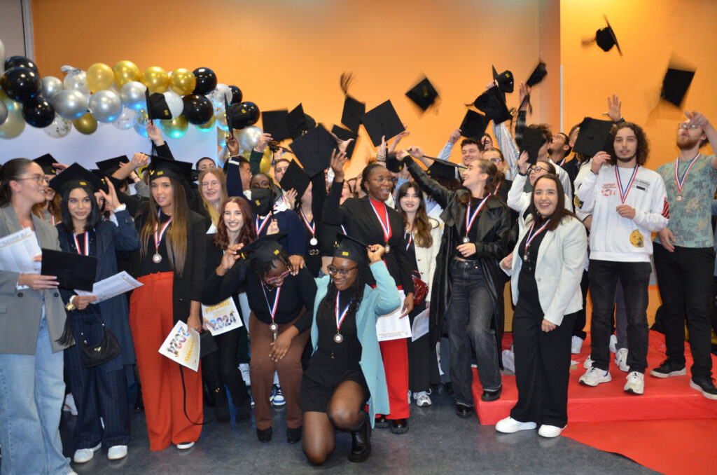cérémonie de la remise des diplômes BTS opticien lunetier sur le campus de l'ICO