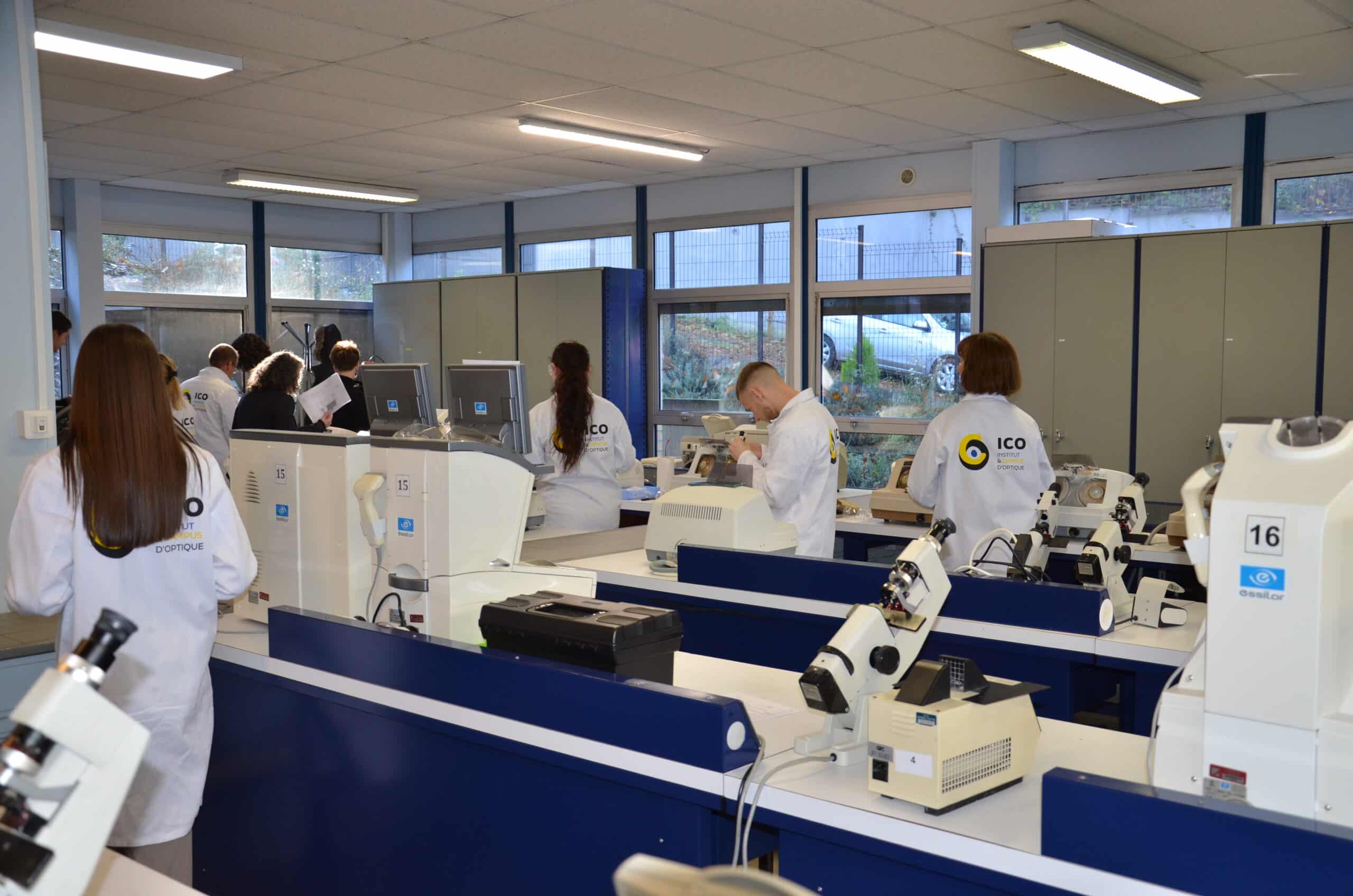 ICO école optique, atelier d'optique lunetterie